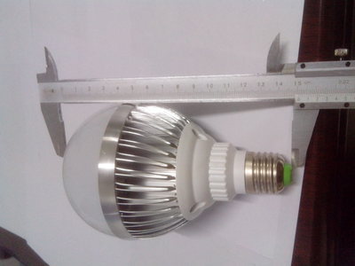 9W LED球泡外殼配件及相關燈具配件介紹